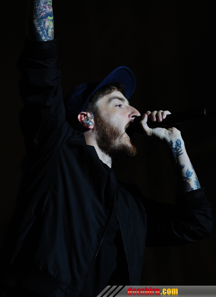 14091376.jpg