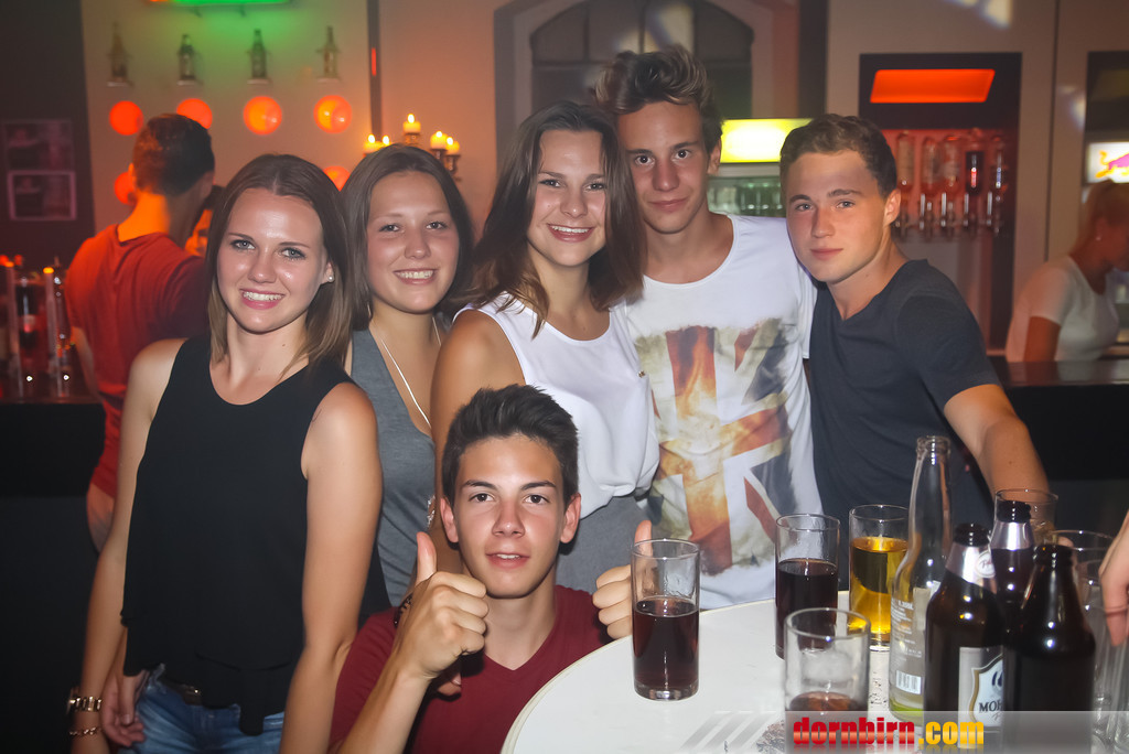 14093644.jpg