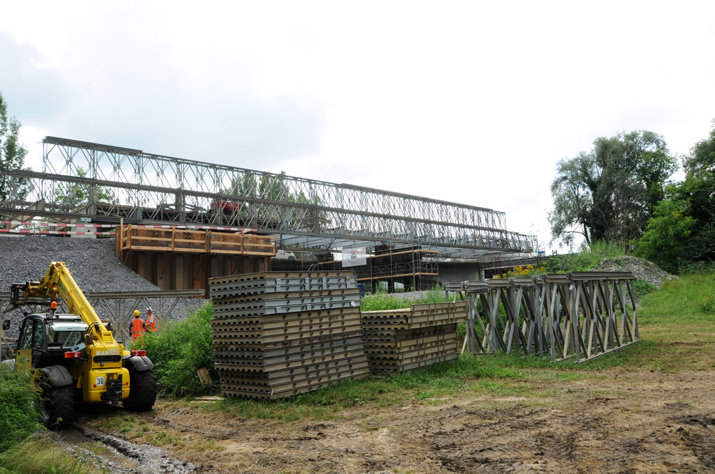 Bru__ckenbau Ho__chst 10-08-2015 8.jpg