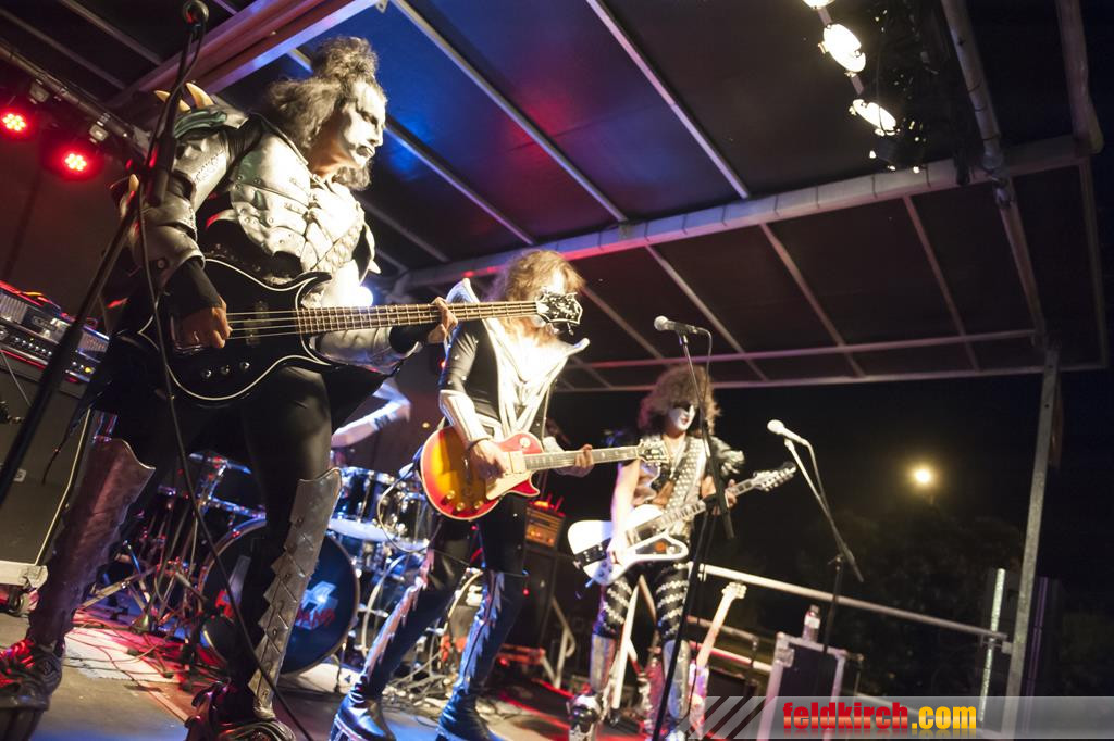 kiss039 _Copy__jpg-1439312236.jpg