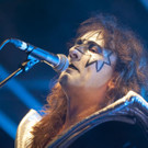 kiss092 _Copy__jpg-1439312404.jpg