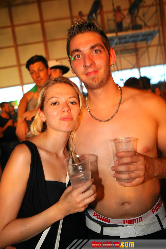 14096752.jpg