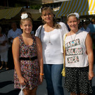 Sabine mit ihren Zwillings-T__chtern Jessica und Julia.JPG