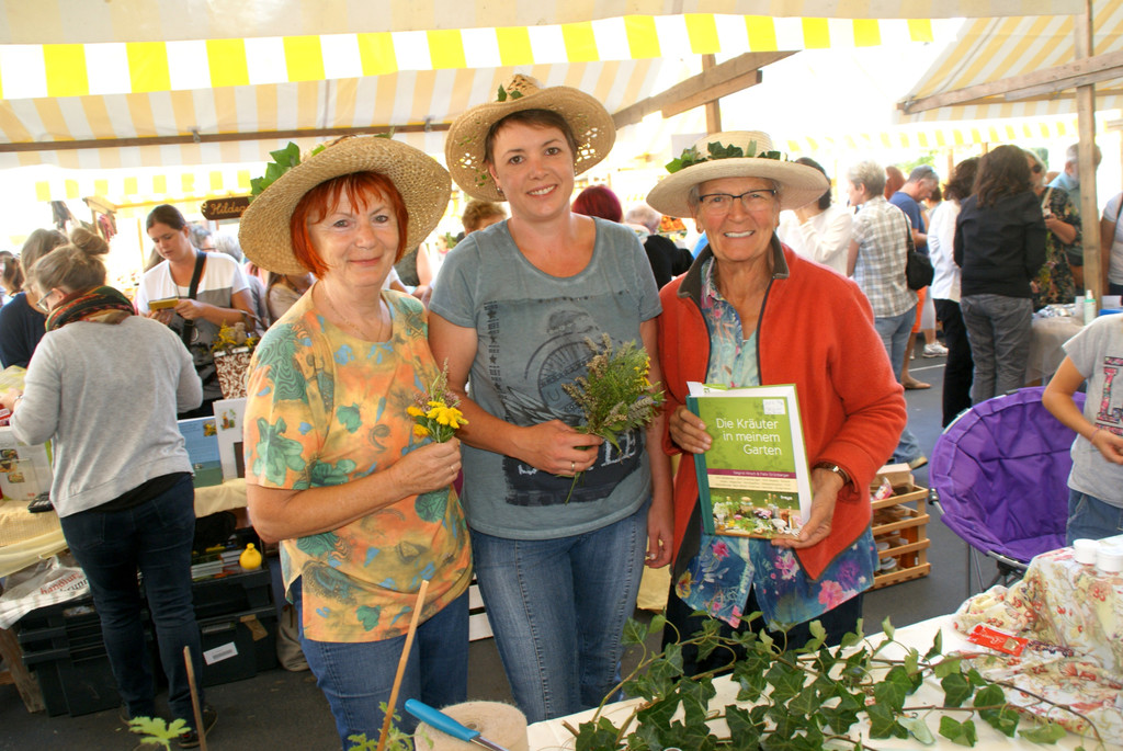 v_li_ Christa Eisenhofer_ melanie Lampert und Marianne Fischer.JPG