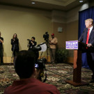 Trump lässt Reporter Jorge Ramos aus seiner Pressekonferenz werfen