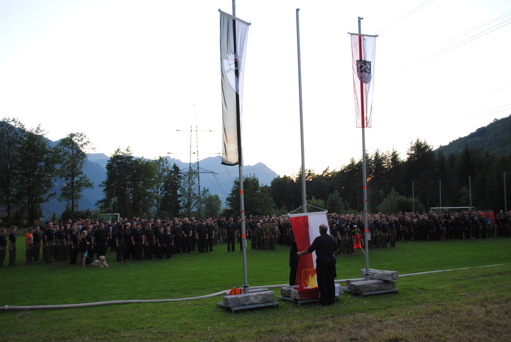 Fahnenhissung.JPG