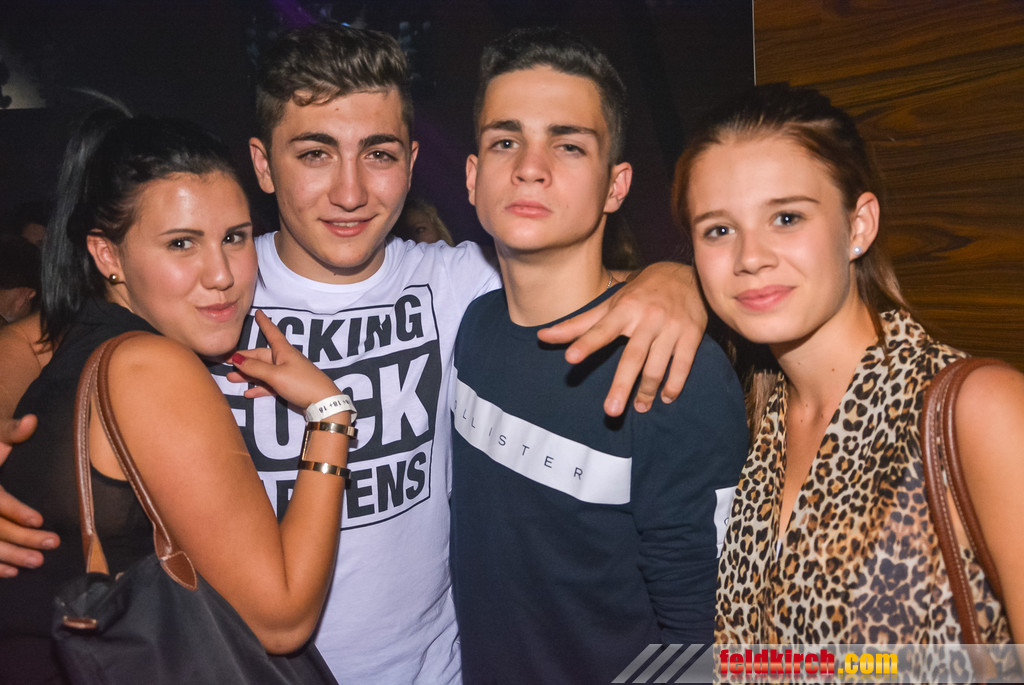 14111176.jpg