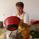 Bruno kn__pfelte im Akkord.JPG