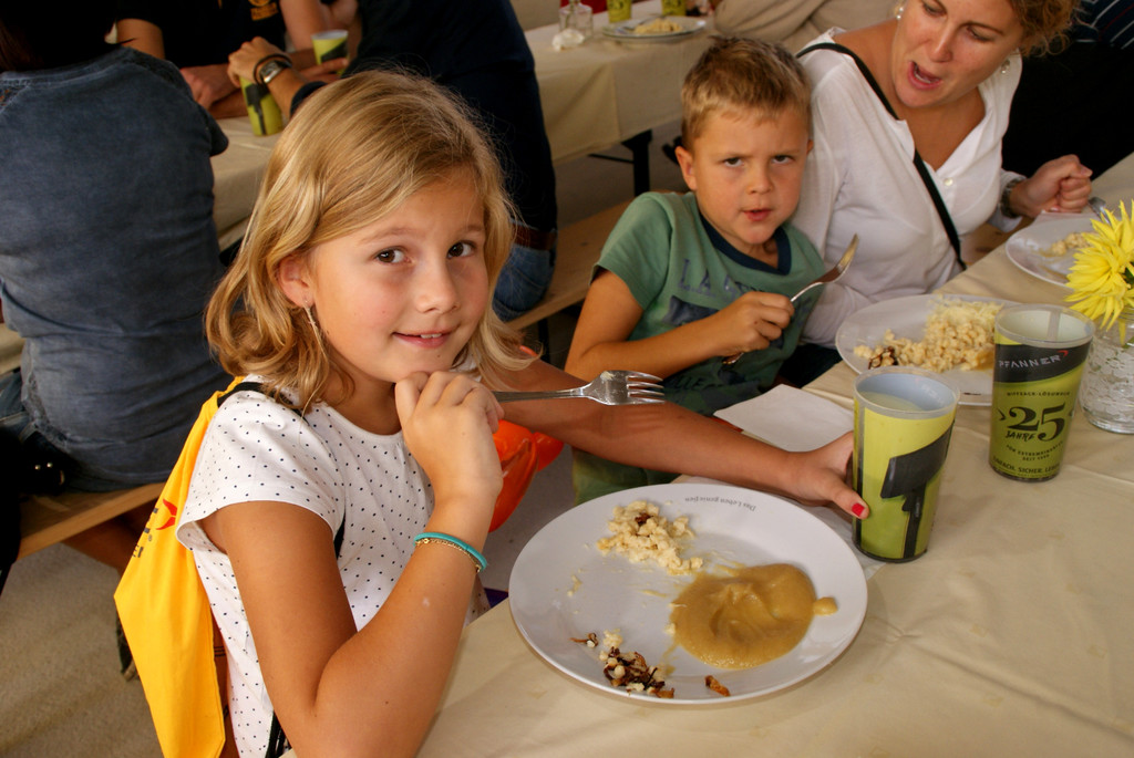 Nach der Firmenbesichtigung hatte man Hunger.JPG