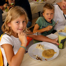 Nach der Firmenbesichtigung hatte man Hunger.JPG