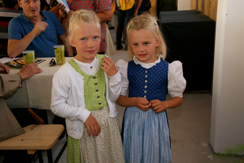 v_li_ Maria und Emilia Pfanner.JPG