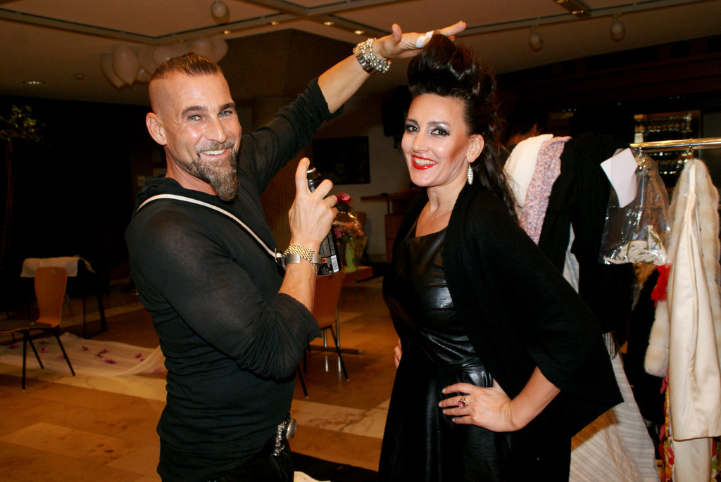 Mike Delicay _HAARCHiTEKTUR_ und Maria.JPG