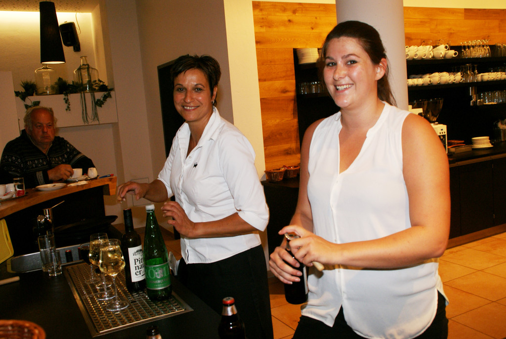 Alexandra und Vanessa.JPG