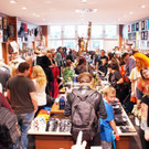 Gro__er Andrang im neuen Elbenwald Store.JPG
