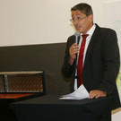 Thomas Fischer begr____te die G__ste in seinem Hause.JPG
