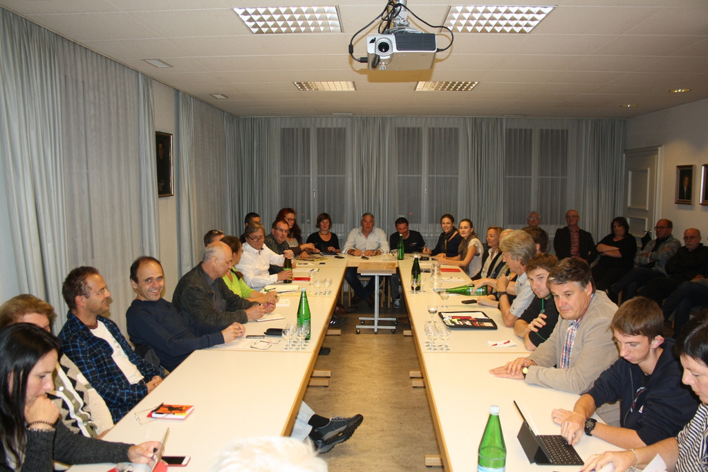 A GV Sitzung Gemeindeamt Volksabstimmung 22-09-2015 _4_.JPG