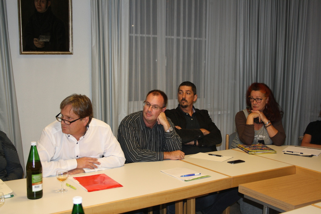 A GV Sitzung Gemeindeamt Volksabstimmung 22-09-2015 _6_.JPG