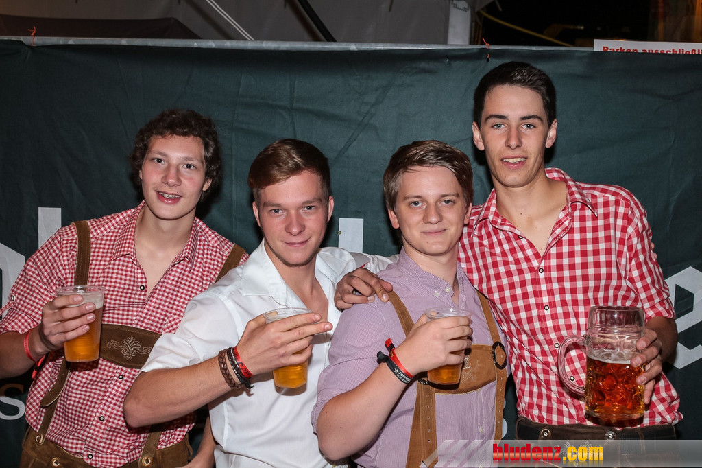 14118448.jpg