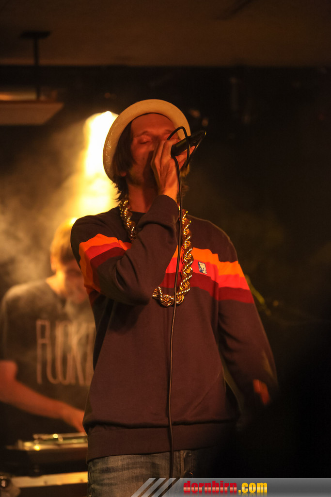 14118685.jpg