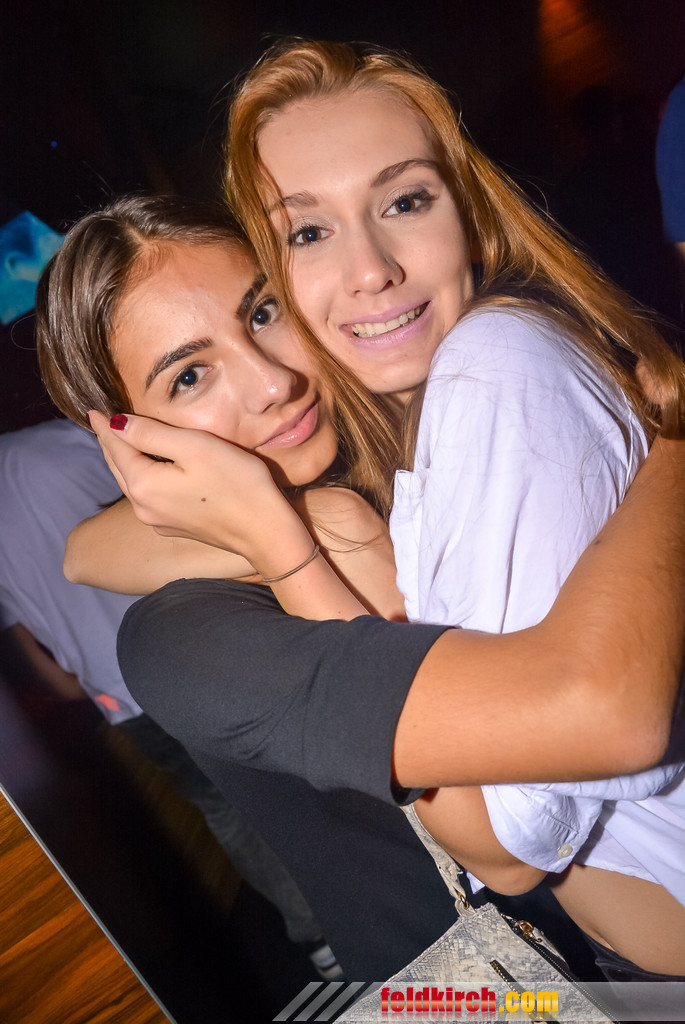 14119202.jpg