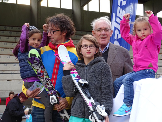 Siegerinnen Emilia und Annabell.JPG