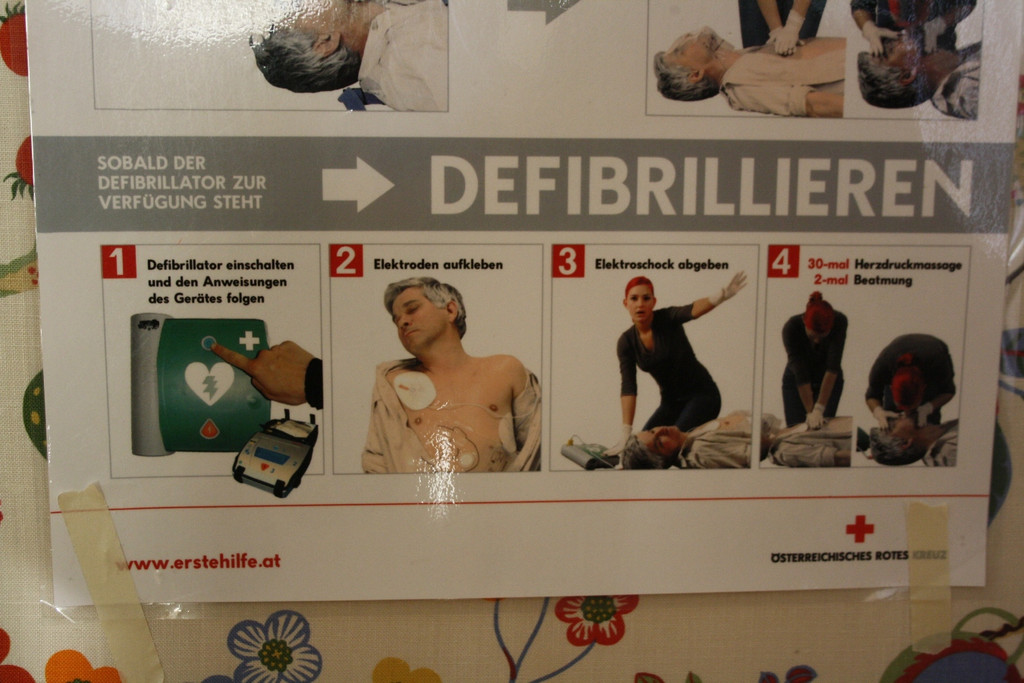 Defibrillator Pfarrheim Pr__sentation 01-10-2015 _7_.JPG