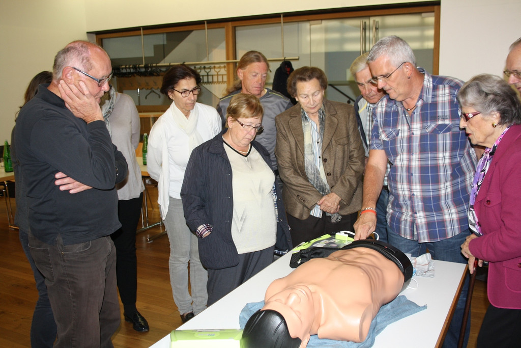 Defibrillator Pfarrheim Pr__sentation 01-10-2015 _13_.JPG