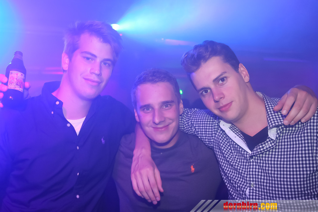 14122091.jpg