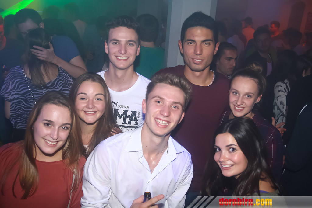 14122088.jpg