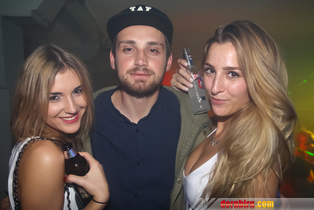 14122085.jpg