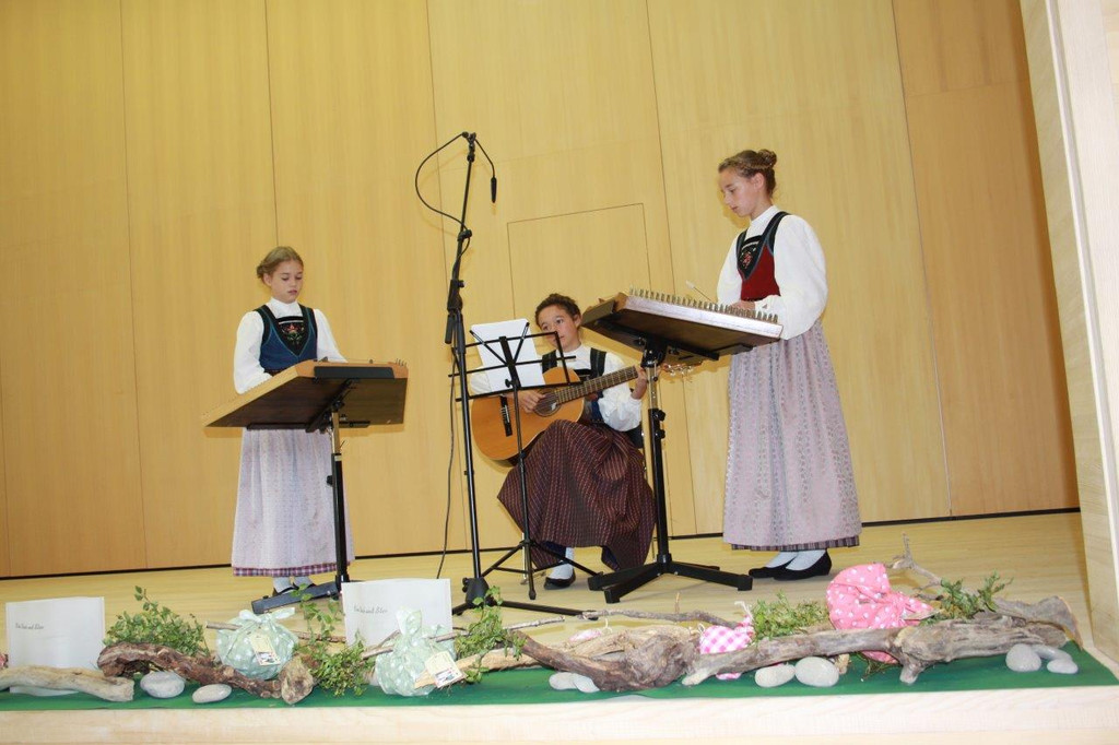 5 Auftritt Saal.jpg