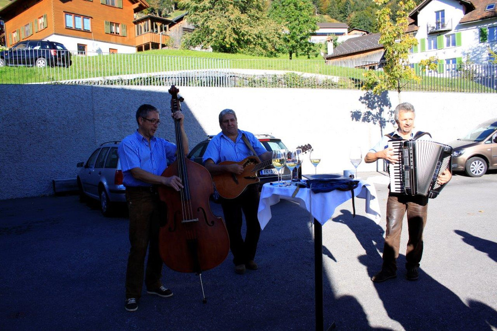 11 Musik spielt zum Abschlu__ auf dem Platz.jpg