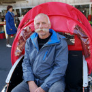 Erich W__stner kutschierte die Marktbesucher in der Rikscha.JPG