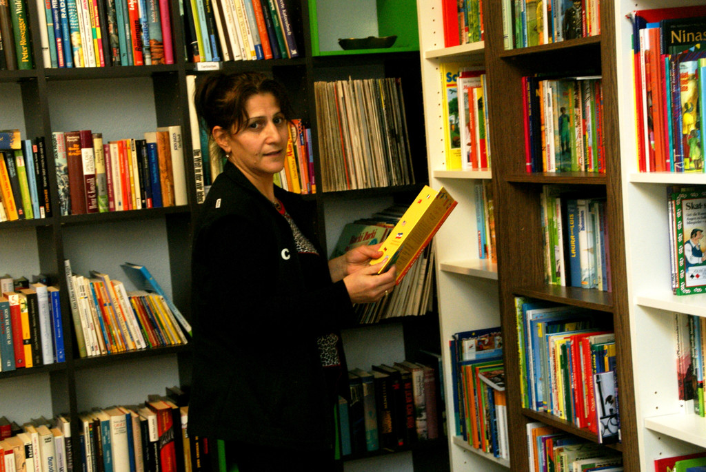 Sveta_ B__cherauswahl bei Carla.JPG