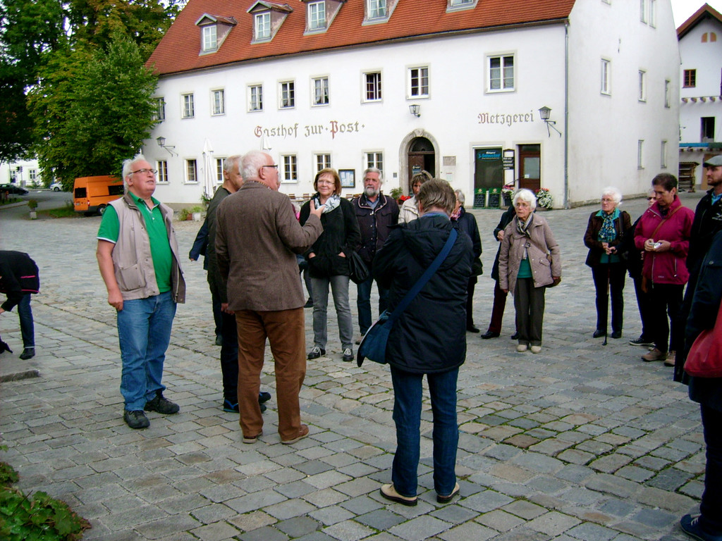 7 Herr W_ B__hm mit der Gruppe  JD500011.jpg