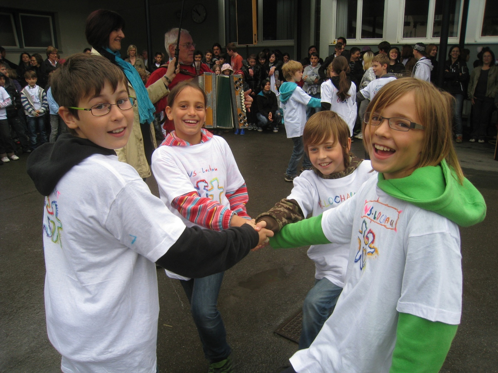 Spielplatz Eroeffnung Schulfest 2010 _1__jpg-1275493610