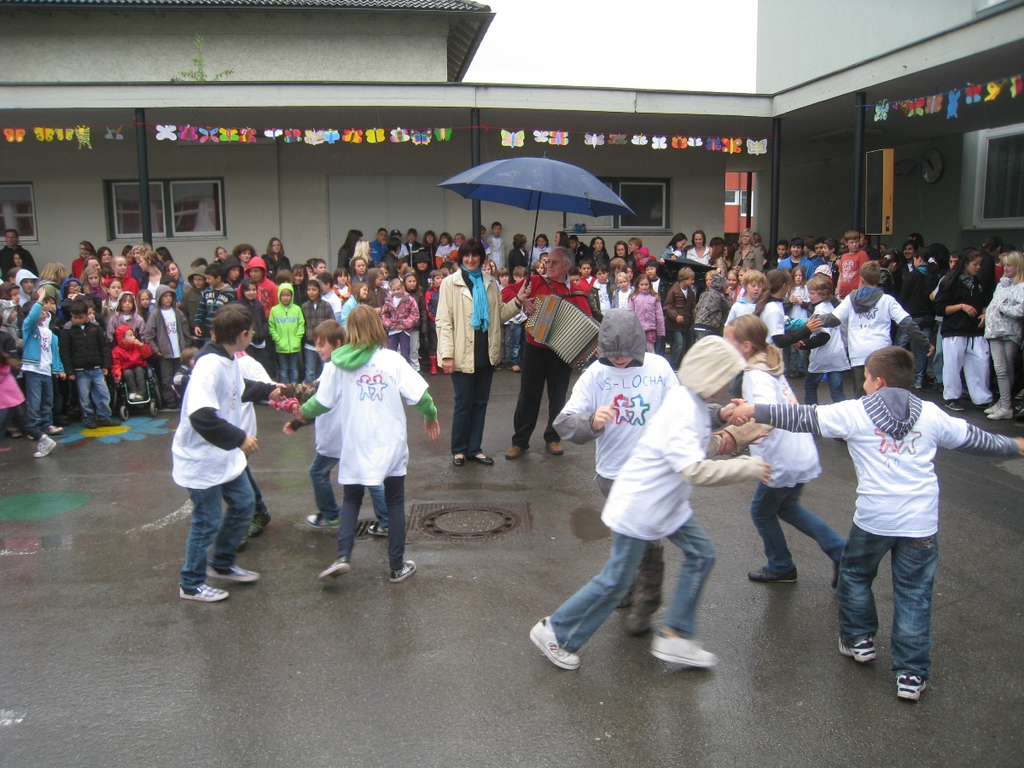 Spielplatz Eroeffnung Schulfest 2010 _2__jpg-1275493624