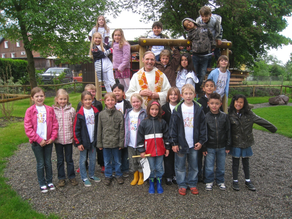 Spielplatz Eroeffnung Schulfest 2010 _48__jpg-1275494296