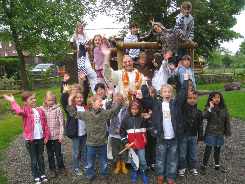Spielplatz Eroeffnung Schulfest 2010 _50__jpg-1275494334
