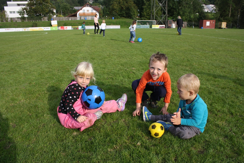 Fu__ball BAMBINI Ballschule 2015 _14_.JPG