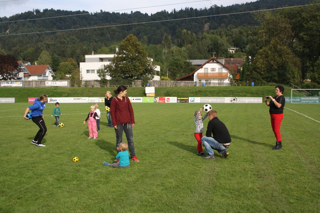 Fu__ball BAMBINI Ballschule 2015 _13_.JPG