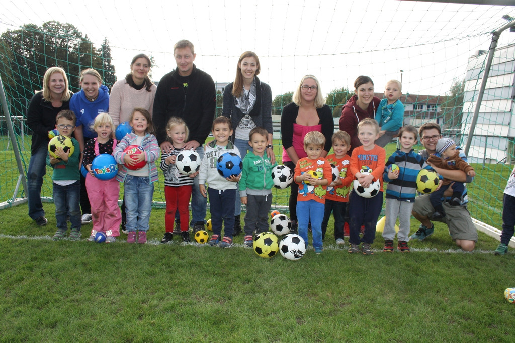 Fu__ball BAMBINI Ballschule 2015 _16_.JPG