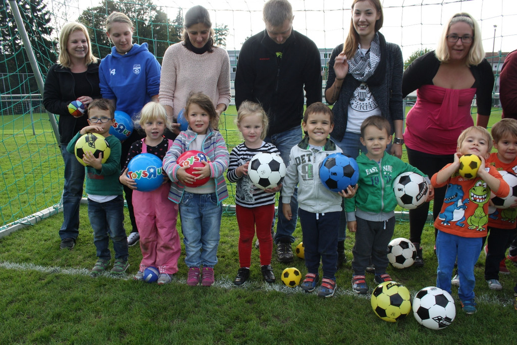 Fu__ball BAMBINI Ballschule 2015 _17_.JPG