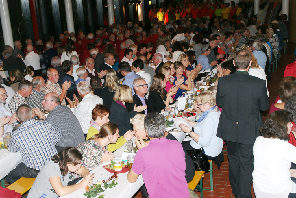Zahlreiche Besucher bei der Chor_Lust.JPG