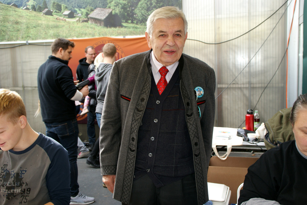 Kurt Winkler feierte 30Jahre Kilbi-Songgl.JPG