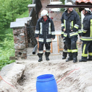 Bilder: Mauer rutscht ab
