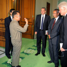 Bill Clinton trifft auf Kim Jong Il