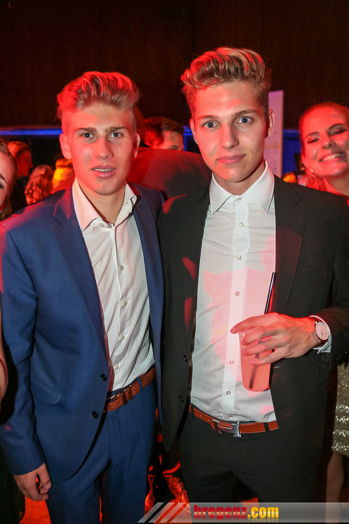 14131324.jpg
