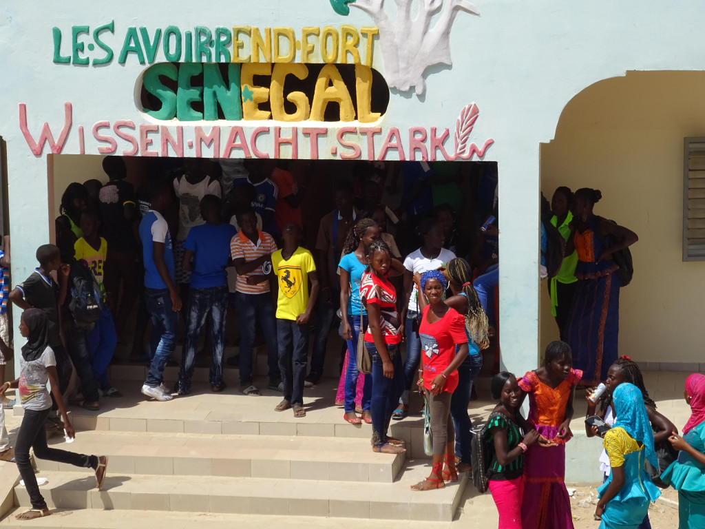 unserst__tzt schulbau im Senegal_.JPG
