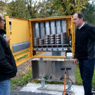 Am Rohr kommen viele Radler vorbei.JPG